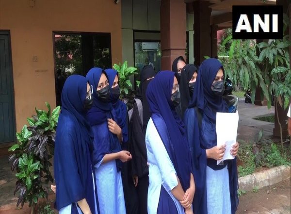 Hijab Ban: Supreme Court Agrees To Hear Appeals Against Karnataka High Court’s Order