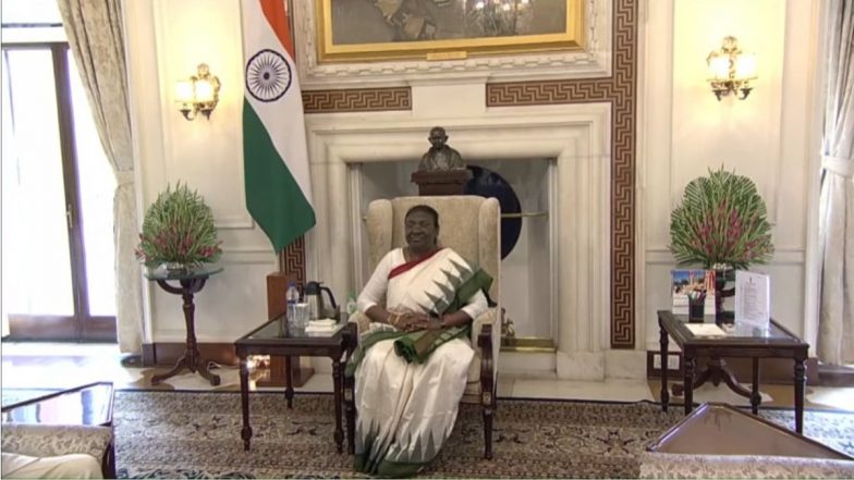 President Droupadi Murmu Presents Silver Trumpet and Trumpet Banner to President’s Bodyguard As PBG Celebrates 250 Years of Its Raising; Watch Video