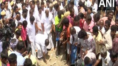 India News | Kallakurichi Student Death: Family Members Perform Her Last Rites in Native Village