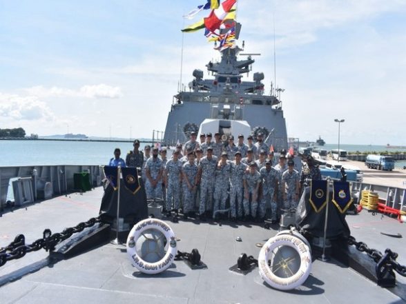 World News | Indian Naval Ships Sahyadri, Kadmatt Visit Singapore for South East Asia Deployment - Vimarsana News