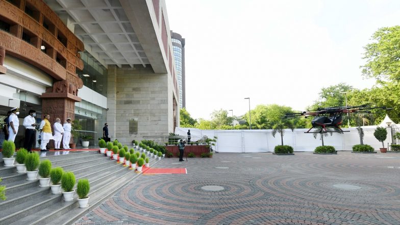 Swavlamban 2022: Varuna, Drone That Can Carry Human, Unveiled in Presence of PM Narendra Modi in Delhi