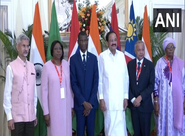 World News | Vice President Naidu Meets African Leaders over Lunch at Hyderabad House