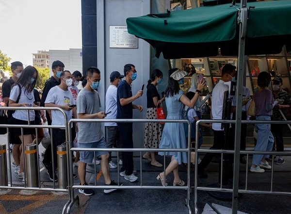 World News | COVID Outbreak in China's Beihai Leaves 2,000 Tourists Stranded