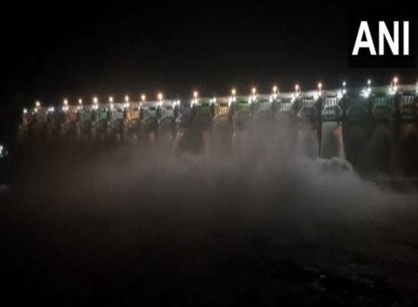 India News | Gujarat Rains: 60,000 Cusecs of Water Released from Ukai Dam in Tapi
