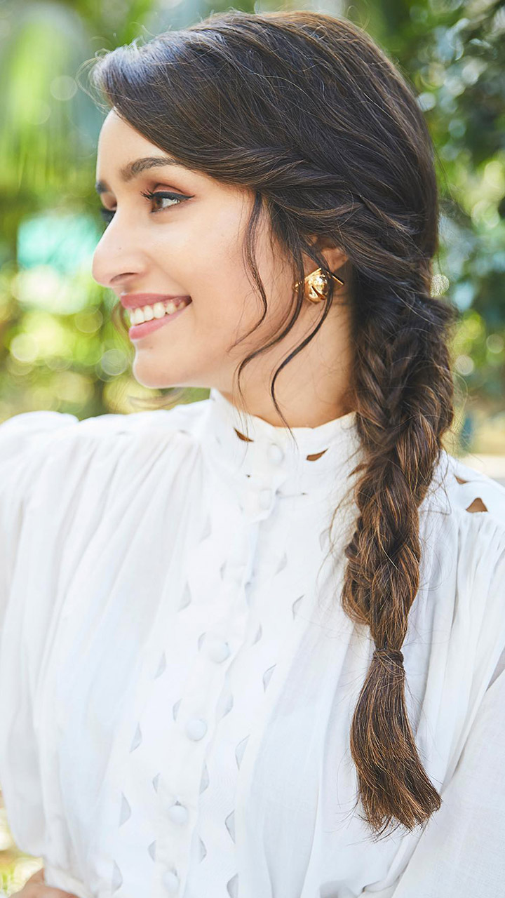 How To Make Alia Bhatt And Shraddha Kapoor Inspired Fishtail Braid In  Simple Steps