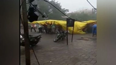 Entertainment News | People Enjoy 'baraat' Under Tarpaulin Cover Amid Heavy Rainfall, Viral Video Win Hearts