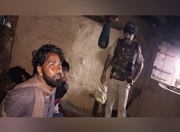 India News | Most Wanted LeT Terrorists Overpowered by Villagers in J-K, Handed over to Police