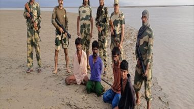 World News | BSF Apprehends 4 Pakistani Fishermen, Seizes 10 Boats Near India-Pakistan Border