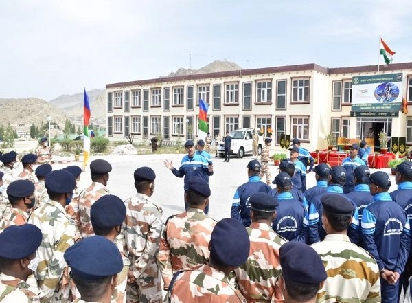 India News | DG ITBP Flags off Bike Expedition to Karakoram Pass from Leh