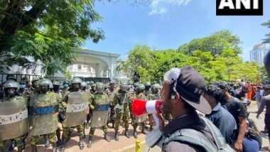 World News | Sri Lanka PM Declares Emergency as President Rajapaksa Flees to Maldives