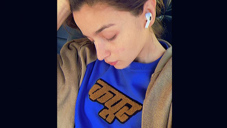 Alia Bhatt Shares a Sweet Selfie As Hubby Ranbir Kapoor’s Shamshera Releases in Theatres, Says ‘It’s Kapoor Day!’