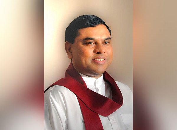 World News | Former Minister Basil Rajapaksa Tries to Flee Sri Lanka, Stopped from Boarding Flight to Dubai