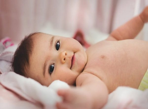 India News | Union Health Ministry Seeks Report from VMMC, Safdarjung Hospital After Woman Delivers Baby on Floor Outside Emergency Dept