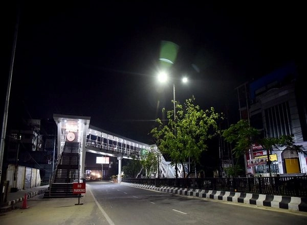 Delhi: Curfew Imposed in Okhla, Jamia Millia Asks Students, Teachers Not to Assemble in Groups