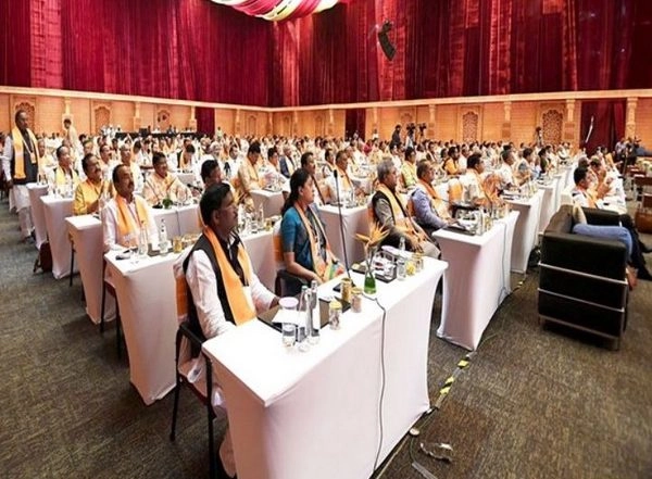 India News | Telangana: Special Branch Officer Caught for Clicking Pics of BJP's Resolution