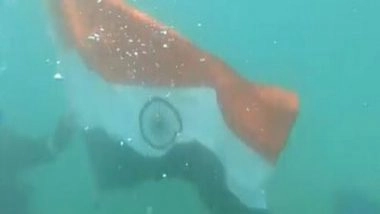 India News | 'Har Ghar Tiranga' Campaign: Indian Coast Guard Performs Underwater Flag Demo