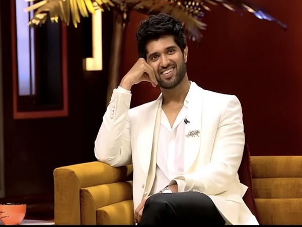 Entertainment News | From Covering Hickeys to Making out in Boat, What All  Vijay Deverakonda Revealed in KWK | LatestLY