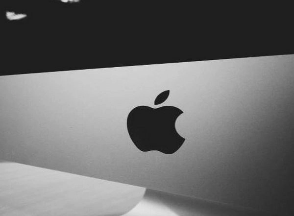 Tech News | Apple IPad with OLED Screen Reportedly Set to Release in 2024