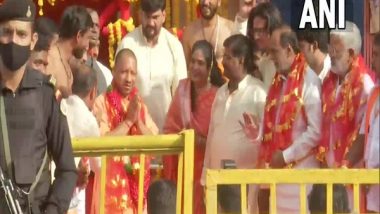 Uttar Pradesh CM Yogi Adityanath Offers Prayer at BhagyaLaxmi Mandir in Hyderabad (Watch Video)