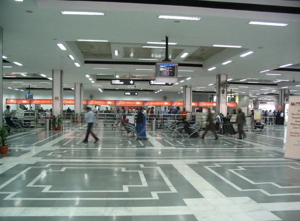 India News | Centre Orders Airlines Not to Charge Extra for Issuing Boarding Passes at Check-in Counters