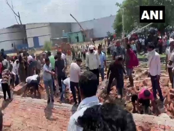 India News | Alipur Wall Collapse: 2 Arrested, 1 Absconding as Investigations Continue - Vimarsana News