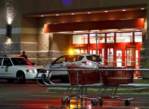 World News | US: Four Killed, Two Injured in Shooting at Indiana Mall
