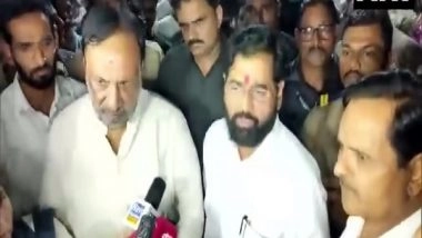 India News | Another Jolt to Uddhav Thackeray as 32 Former Shiv Sena Corporators of Navi Mumbai Extend Support to Shinde