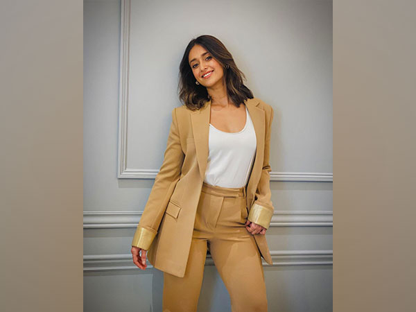 In love with high-chic bralette and pantsuit style? Ileana D'Cruz