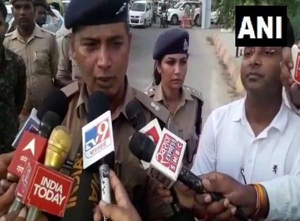 India News | Lucknow: Police Detain Three People for Attempting to Recite Sundarkand at Lulu Mall