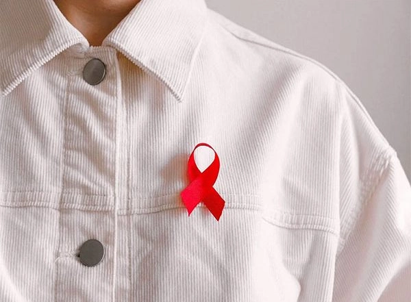 Science News | Research Reveals Immune System Uses Two-step Verification to Defend Against HIV