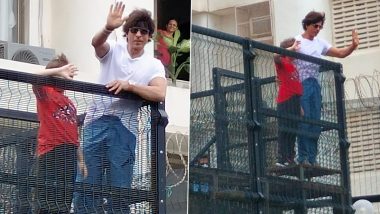 Eid al-Adha 2022: Shah Rukh Khan and Son AbRam Greet Fans Outside Mannat on the Auspicious Occasion