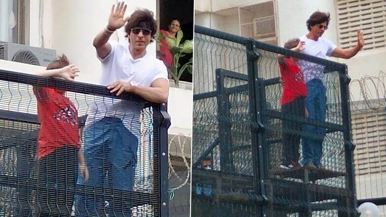 Eid al-Adha 2022: Shah Rukh Khan and Son AbRam Greet Fans Outside Mannat on the Auspicious Occasion | ???? LatestLY