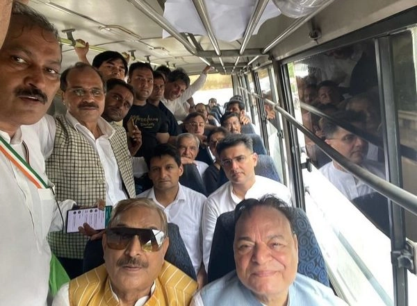 India News | ED Questions Sonia Gandhi: 56 MPs Among 349 Cong Members Held for Protesting in Delhi