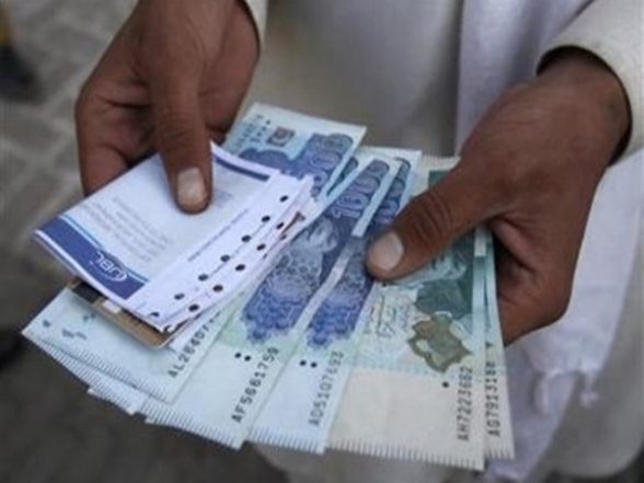 World News | Imran Khan-led PTI Slams Sharif Govt for Economic Crisis in Pakistan - Vimarsana News