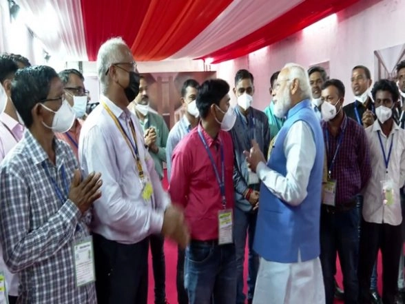 New Parliament Building: PM Narendra Modi Interacts With Shramjeevis