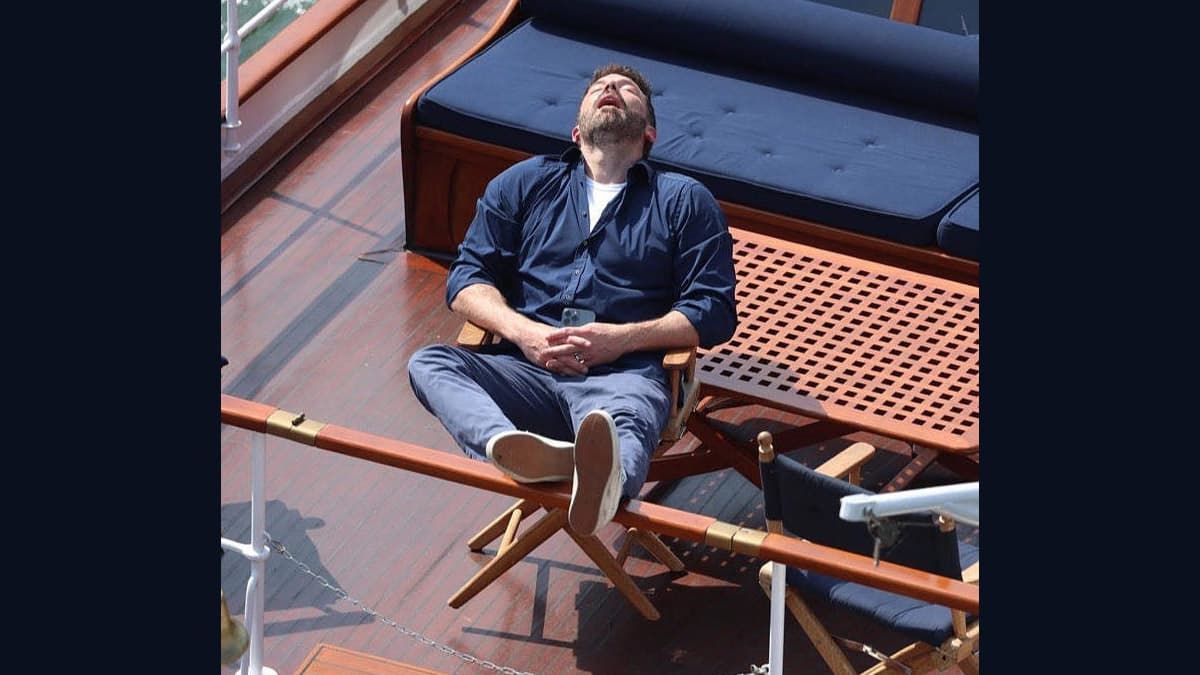 Agency News Ben Affleck Goes Viral For Falling Asleep On Cruise