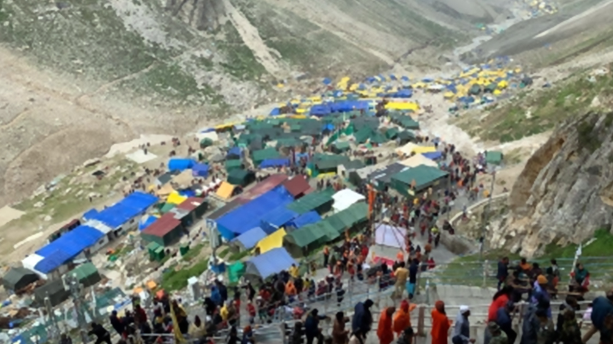 India News Pilgrims Visiting Amarnath Cave In Large Numbers As Yatris’ Count Reaches Around 2