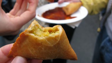 Bahubali Samosa Challenge Trends in Meerut! Sweet Shop Owner Offers Rs 51,000 Cash Prize for Eating 8-Kg Heavy Samosa in 30 Minutes