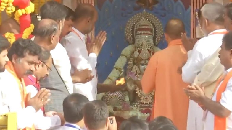 UP CM Yogi Adityanath Offers Prayers at Shri Bhagyalaxmi Mandir in Hyderabad (Watch Video)