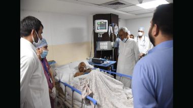 Bihar CM Nitish Kumar Visits Ailing RJD Chief Lalu Prasad Yadav at Paras Hospital