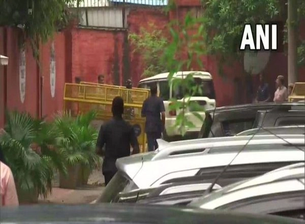 India News | National Herald Case: Congress Interim President Sonia Gandhi Appears Before ED