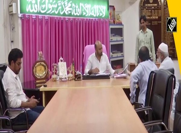 Telangana Govt Sanctions Rs 17 Crore To Clear Due Salaries of Imams, Muezzins in the State