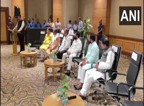 India News | Maharashtra Assembly Floor Test on Monday: CM Shinde-camp MLAs, Dy CM Fadnavis Hold Meeting