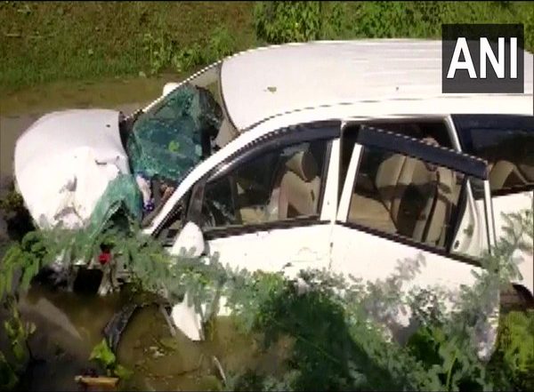 Uttar Pradesh Road Accident: 6 Killed, 7 Injured After Car Rams into Tempo in Banda; Drunk Car Driver Held