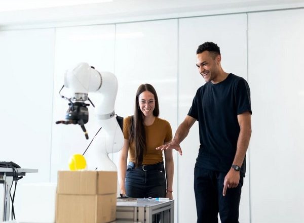 Scientists Create Technique To Enable People To Assist Robots in Seeing Their Surroundings and Performing Jobs