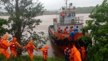 India News | Maharashtra: 10 Workers Stuck in Swollen Vaitarna River Rescued by NDRF