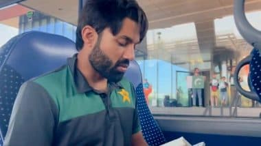 Mohammad Rizwan Reads Quran As Other Pakistan Players Stay Busy on Phones During Team’s Travel to Dubai, Netizens React (Watch Viral Video)