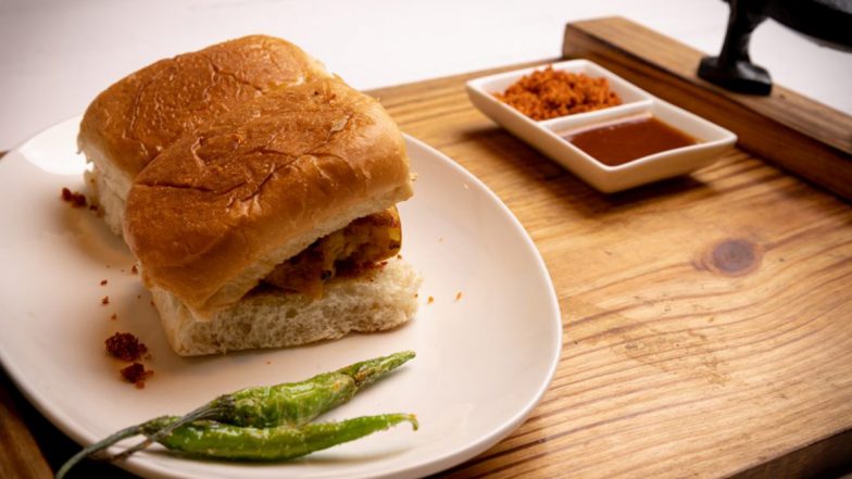 World Vada Pav Day 2022: Batata Vada Easy and Quick Recipe, Greetings and HD Wallpapers to Celebrate the Favourite Street Food of Mumbaikars (Watch Video)