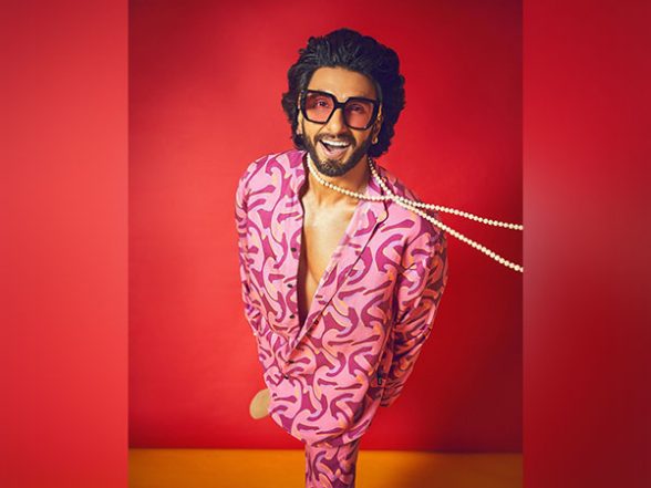 Entertainment News | Ranveer Singh Invited by PETA to Again Pose Nude for Their 'Try Vegan' Campaign - Vimarsana News