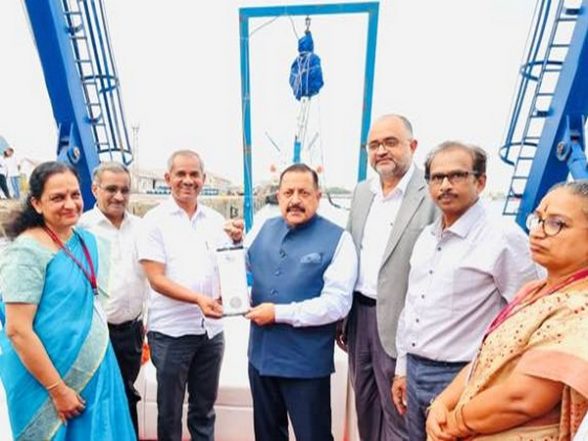 India News | Union Minister Jitendra Singh Launches India's First Saline Water LED Lamps - Vimarsana News